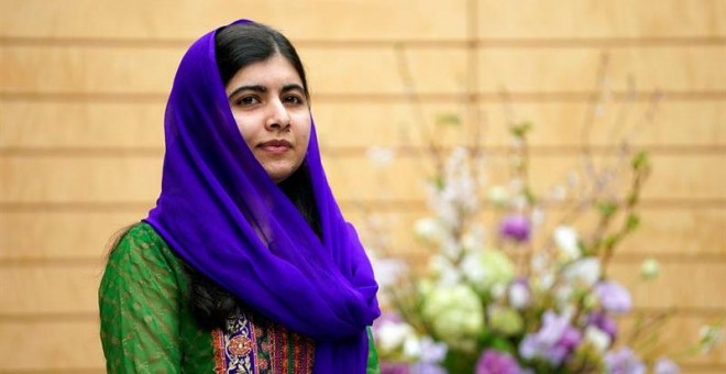 La premio Nobel de la Paz Malala Yousafzai se reúne, este viernes, con el primer ministro nipón, Shinzo Abe, en Tokio (Japón). EFE/ Franck Robichon / Pool