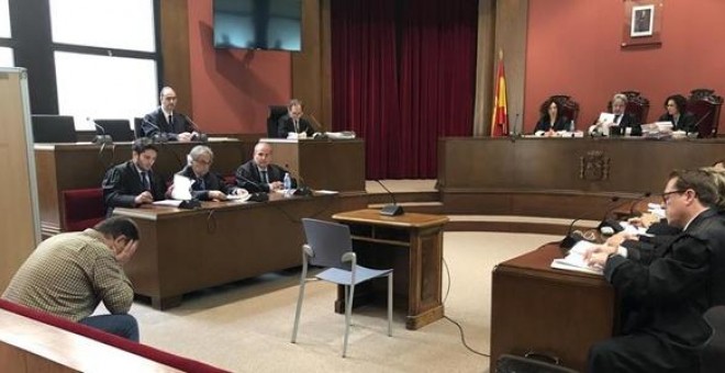 El juicio en la Audiencia de Barcelona contra el exprofesor del Colegio Maristes Sants, Joaquín Benítez, por abusos sexuales a menores. / EUROPA PRESS