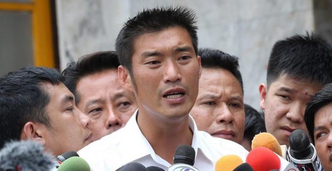 Thai Future Forward Party co-founder and leader Thanathorn Juangroongruangkit (C) talks to media after meeting with police at the Pathumwan Police Station in Bangkok, Thailand, 06 April 2019. Thanathorn face sedition charges by the National Council for Pe