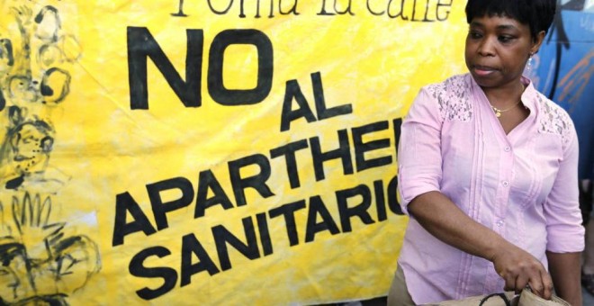 Organizaciones en Madrid se manifiestan en contra de lo que llaman el 'Apartheid Sanitario' (EFE)