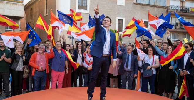 El candidato a la presidencia del Gobierno por Ciudadanos, Albert Rivera, durante el mitin en la Plaza de Europa de Murcia. EFE/Marcial Guillén