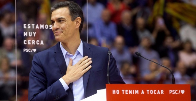 El presidente del Gobierno Pedro Sánchez interviene en el mitin central de los socialistas catalanes en Barcelona. EFE/ Quique García