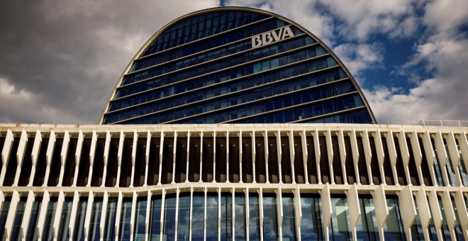 La sede del BBVA, el edificio conocido como La Vela, en la zona norte de Madrid. REUTERS/Juan Medina