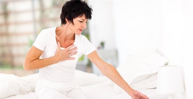 Las mujeres tienen dos veces más riesgo de morir si sufren un infarto. iStock