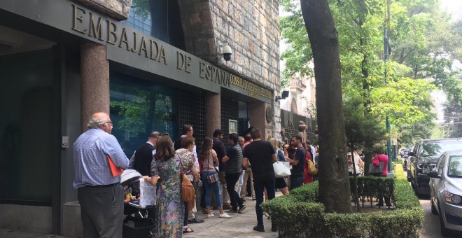 Imagen del consulado en la Embajada de España en México.