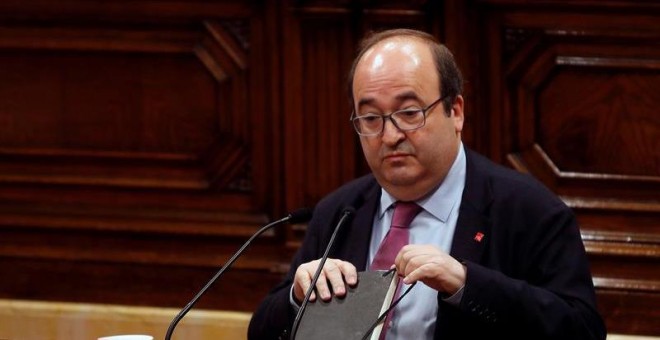 El primer secretario del PSC, Miquel Iceta, durante su intervención en el pleno del Parlamento de Cataluña. /EFE