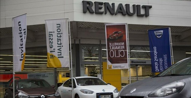 La firma Fiat va a proponer en los próximos días al grupo francés Renault una fusión de las dos compañías. / EFE