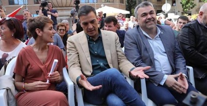 La candidata socialista en Navarra, María Chivite, junto a Pedro Sánchez. - EFE