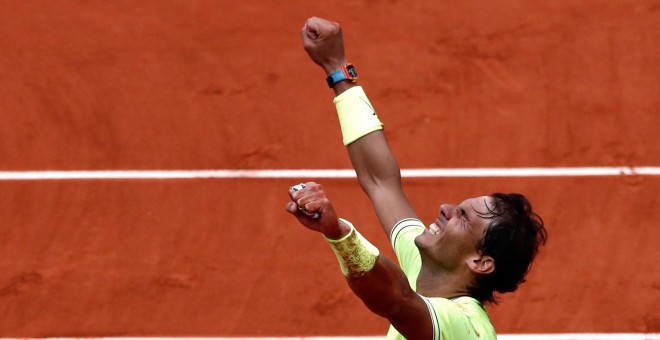 Rafa Nadal celebra su victoria frente al austriaco Dominic Thiem en la final de Roland Garros.- REUTERS/Benoit