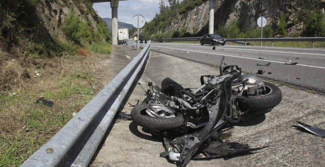 Imagen de archivo de un accidente de moto./ EFE