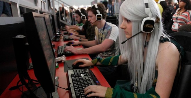 Videojugadores juegan 'League of Legends' en Boston, en 2012. Foto:Jessica Rinaldi (Reuters)
