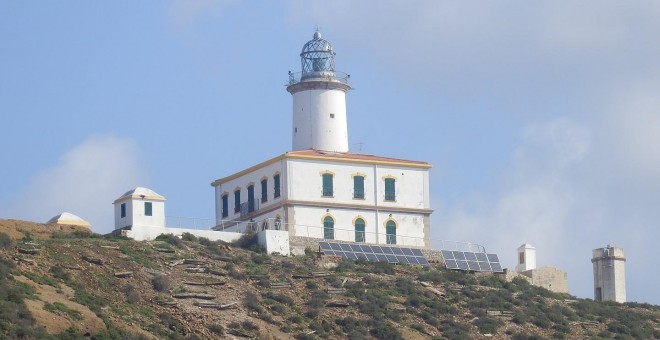 Faro situado en uno de los extremos de la Illa Grossa del archipiélago valenciano de Columbretes. WIKIPEDIA