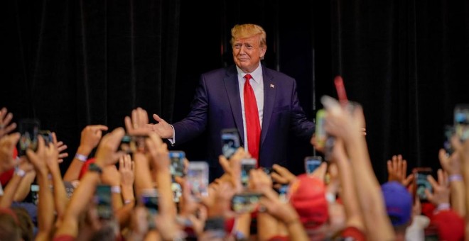 El presidente de EEUU, Donald Trump, con sus seguidores en un acto político a comienzos de mes en Cincinnati (Ohio). REUTERS/Bryan Woolston