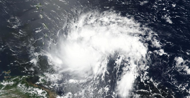 26/08/2019 - La tormenta tropical Dorian frente a la costa de Venezuela en esta foto satelital de la NASA. NASA