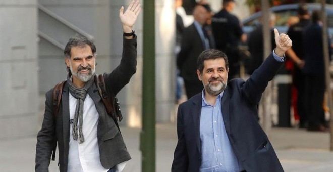 Jordi Cuixart i Jordi Sànchez de camí cap a l'Audiència Nacional