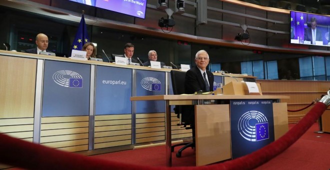 El español Josep Borrell, al inicio de su examen en el Parlamento Europeo, como Alto Representante de la Política Exterior de la UE. REUTERS/Yves Herman