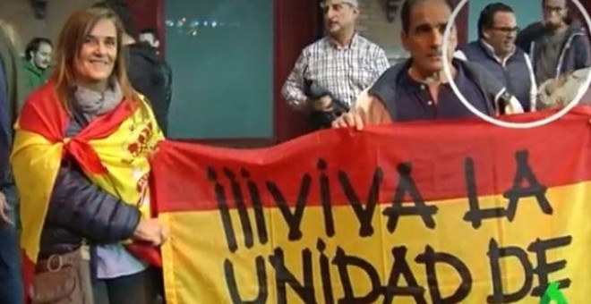 El alcalde de Boadilla, Javier Úbeda Liébana, en la protesta en Atocha contra los miembros de la Mesa del Parlament. Fuente: La Sexta