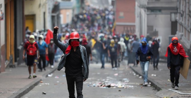 09/10/2019 - Manifestantes en Quito protestan contra las medidas económicas del presidente ecuatoriano Lenín Moreno. / REUTERS