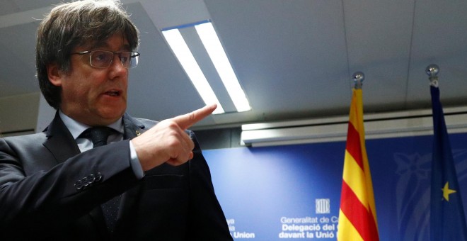 El expresident catalán Carles Puigdemont, tras la rueda de prensa en Bruselas para comentar la sentencia del Tribunal Supremo sobre el juicio del 'procés'. REUTERS/Francois Lenoir