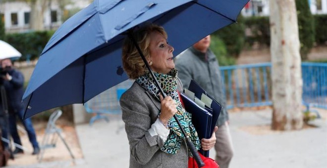 La expresidenta madrileña y exdirigente del PP de Madrid Esperanza Aguirre a su llegada este viernes a la Audiencia Nacional, para declarar en calidad de investigada ante el juez del caso Púnica, Manuel García Castellón, por la presunta financiación ilega