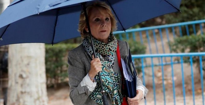 La expresidenta madrileña y exdirigente del PP de Madrid Esperanza Aguirre a su llegada este viernes a la Audiencia Nacional, para declarar en calidad de investigada ante el juez del caso Púnica, Manuel García Castellón, por la presunta financiación ilega