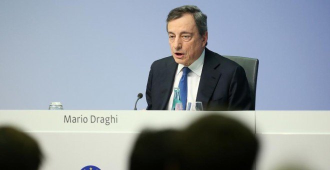 El presidente del BCE, Mario Draghi, en su última conferencia de prensa en Fráncfort, tras la reunión del Consejo de Gobierno de la entidad, antes de dar el relevo a la francesa Christine Lagarde. REUTERS/Ralph Orlowski