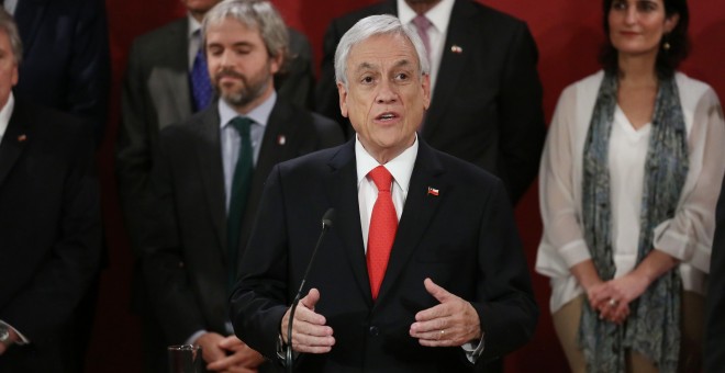 28/10/2019.- El presidente de Chile, Sebastián Piñera, da un discurso durante una ceremonia de cambio de gabinete. EFE/Elvis González