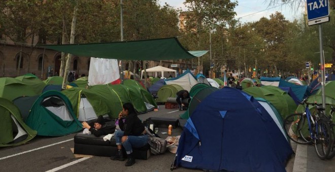 L'acampada ha guanyat suports i tendes a mesura que han passat dies.