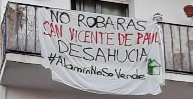 Pancarta en una casa criticando a la SSVP / Guillermo Martínez