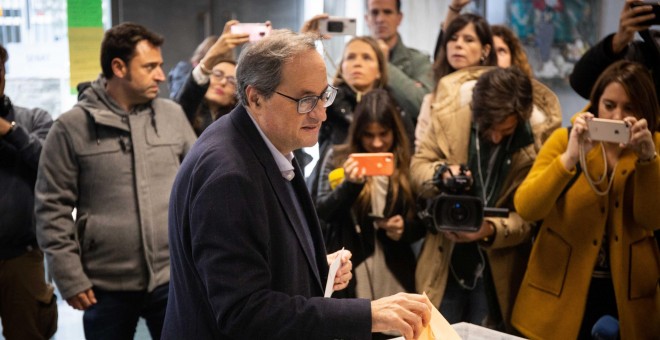 El presidente de la Generalitat, Quim Torra, ejerciendo su derecho a voto en Barcelona. / Europa Press