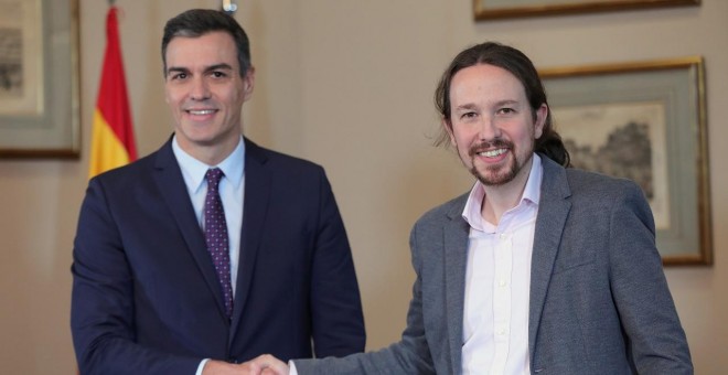 El presidente del Gobierno en funciones, Pedro Sánchez y el líder de Podemos tras las elecciones del 10N. EUROPA PRESS