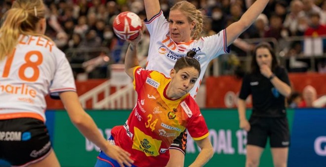 Alicia Fernández, durante el partido ante Países Bajos. EFE/EPA/HIROSHI YAMAMURA