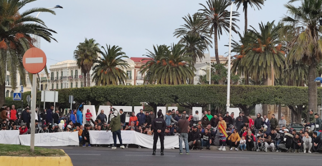 Tunecinos participantes en la concentración - R.S