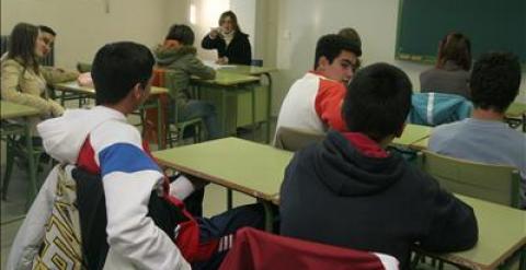 Estudiantes en el aula de un instituto. EFE