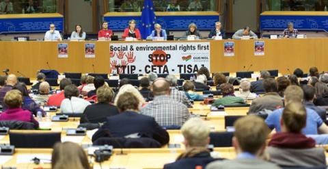 Acto contra el TTIP, CETA y TISA organizado por el GUE este martes, en Bruselas. FLICKR GUE/NGL