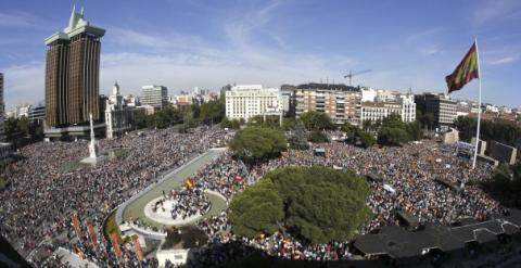 Imagen de la Plaza de Colón durante la concentración de la AVT de 2013.  EFE