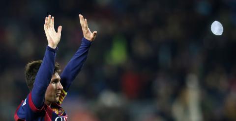 Lionel Messi celebra uno de sus goles contra el Elche, en el partido de Copa disputado en el Nou Camp. REUTERS/Albert Gea