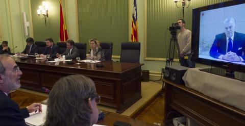 Videoconferencia de Luis Bárcenas testificando en el parlamento balear. EFE/MONTSERRAT T DIEZ