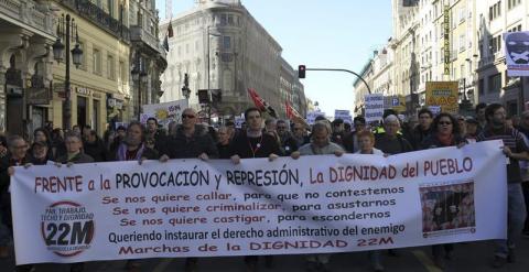 Manifestación contra la 'ley mordaza' entre la Puerta del Sol y el Congreso de los Diputados. EFE/Víctor Lerena