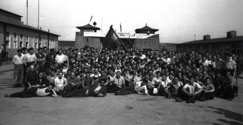El campo de concentración de Mauthausen el día de la liberación.- LOS ÚLTIMOS ESPAÑOLES DE MAUTHAUSEN