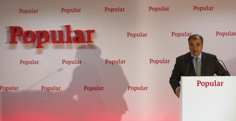 El presidente del Banco Popular, Ángel Ron, en la presentación de resultados de la entidad en 2014. REUTERS/Sergio Perez