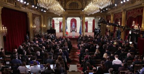 Vista de la sala del Palacio del Eliseo con los periodistas asistentes a la rueda de prensa semestral del presidente francés Francois Hollande.  REUTERS/Philippe Wojazer