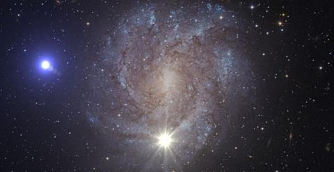 Con ustedes, la estrella más rápida de la galaxia: viaja a 1.200 km. por segundo. /ESA/HUBBLE, NASA, S. GEIER