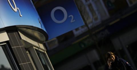 Una tienda de la operadora de telefonía móvil O2, en Londres. REUTERS