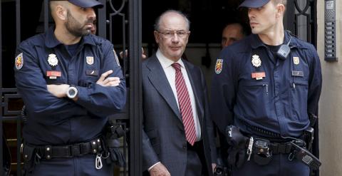 Rodrigo Rato, a la salida de su despacho tras el registro. REUTERS/Andrea Comas