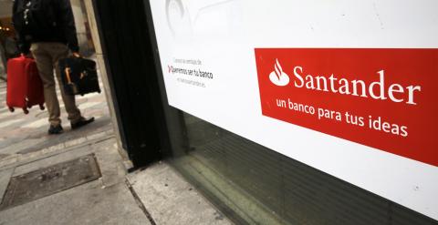 Oficina del Banco Santander, en Madrid. REUTERS
