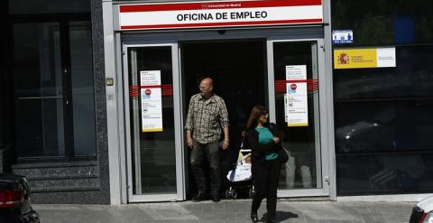 Dentro de los desempleados que habían trabajado anteriormente, los parados de muy larga duración fueron los que más aumentaron en 2014 en términos cuantitativos, desde 1.275.700 en 2013 a un total de 1.397.000, lo que supone un incremento de 121.300 desem