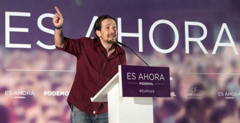 El secretario general de Podemos, Pablo Iglesias, durante el acto electoral en el auditorio Parque Fofó de Murcia para apoyar al candidato al Gobierno de Murcia Óscar Urralburu. EFE/Marcial Guillén