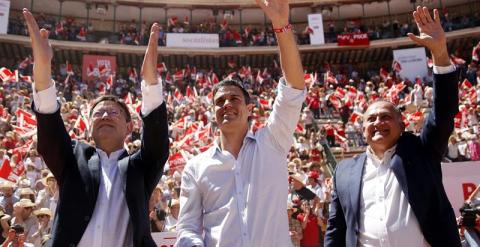 El secretario general del PSOE, Pedro Sánchez, durante el mitin celebrado en la plaza de toros de Valencia ante más de 12.000 personas./EFE