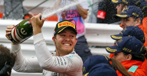 Rosberg celebra su victoria en Mónaco. REUTERS/Robert Pratta